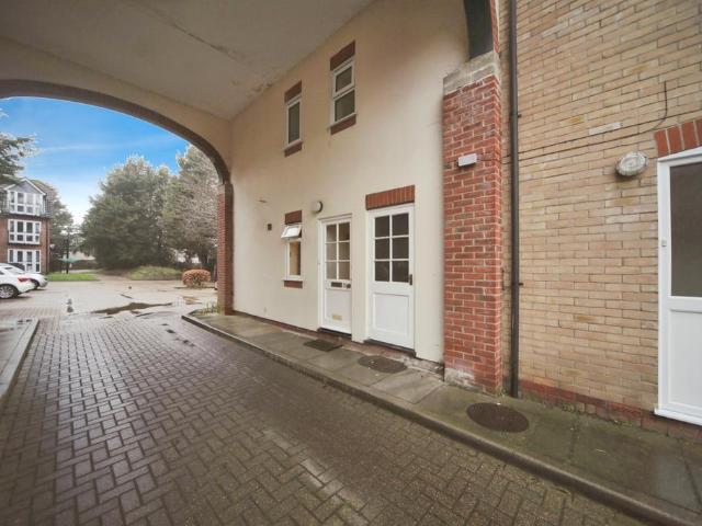Flat for sale in Bedingfield, Suffolk