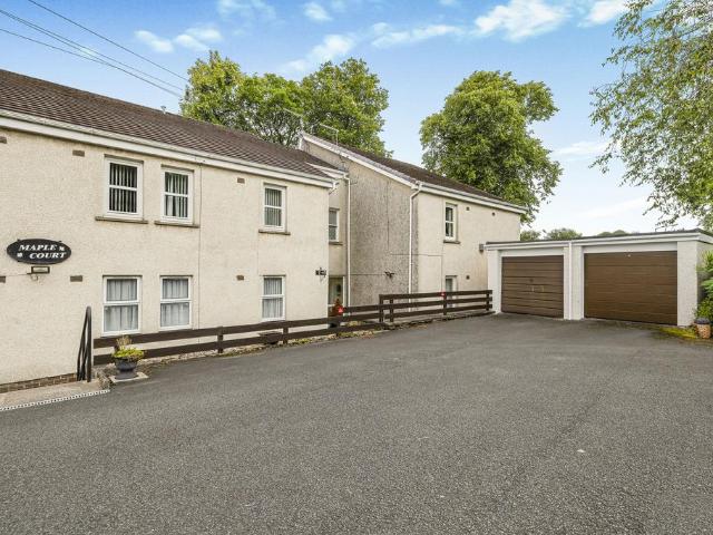 Flat for sale in Strathaven