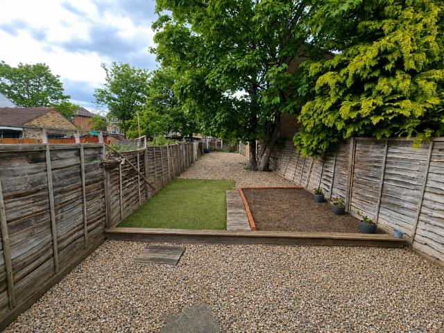Flat for sale in London Borough of Merton, Mitcham