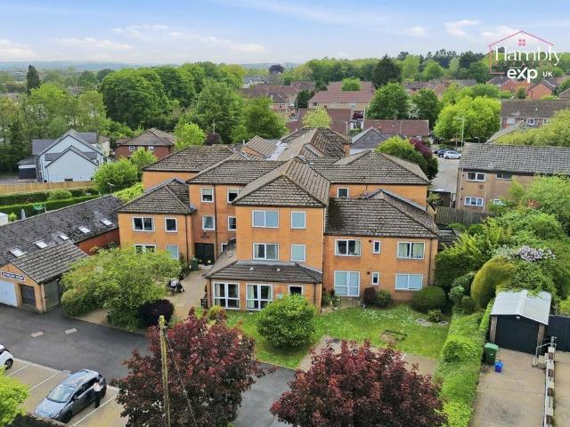 Flat for sale in Llanishen, Cardiff