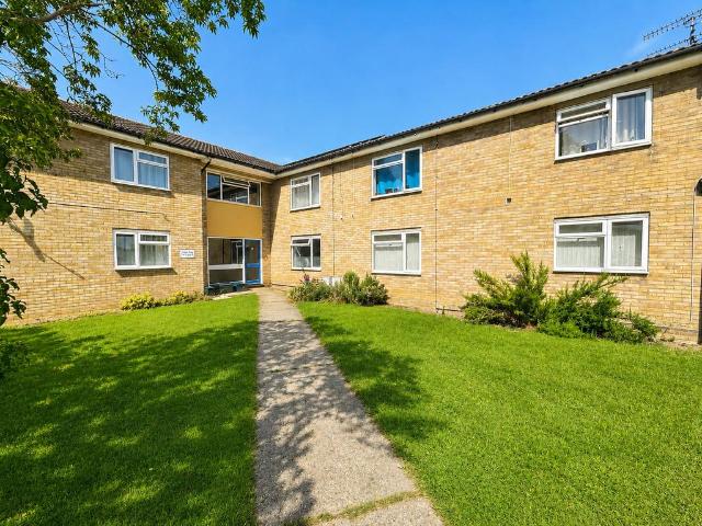 Flat for sale in Fordham Heath, Essex