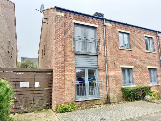 Flat for sale in Priddy's Hard, Middlecroft