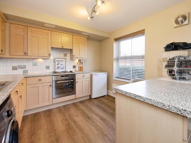 Flat for sale in Kennington Lees, Bridgefield