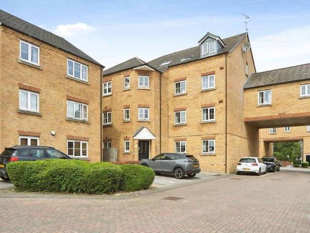 Flat for sale in Pudsey, West Yorkshire