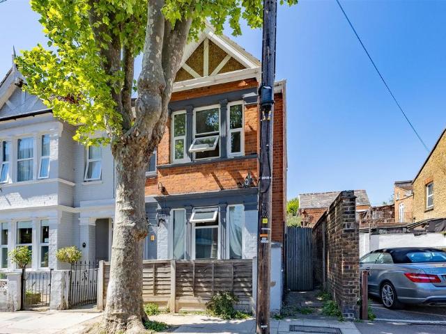 Flat for sale in Southend City Centre Neighbourhood, Alton Barnes