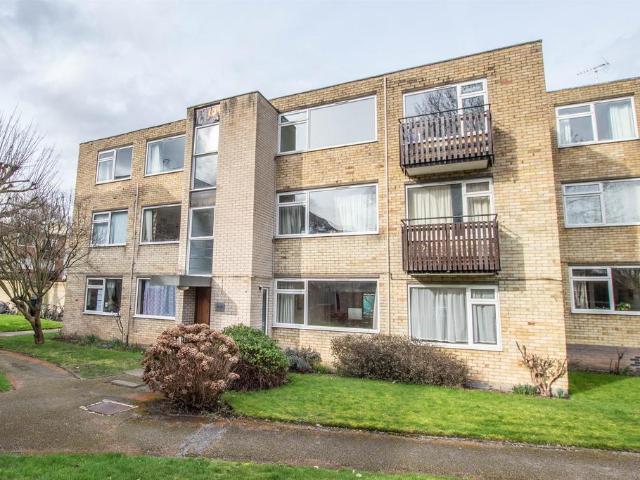 Flat for sale in Chesterton, Arbury