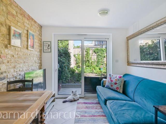 Flat for sale in Peckham, Isle Of Man