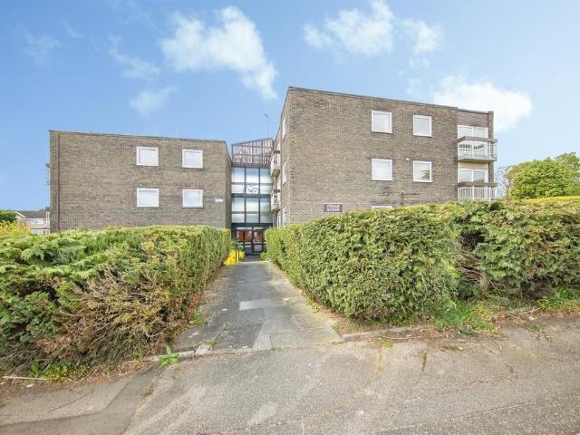 Flat for sale in Maidenhall, Key Street