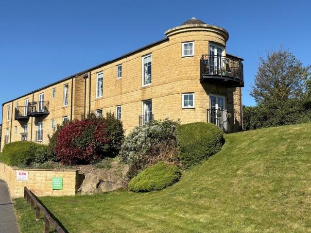 Flat for sale in Bingley, West Yorkshire