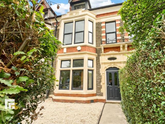 Flat for sale in Canton, Cardiff