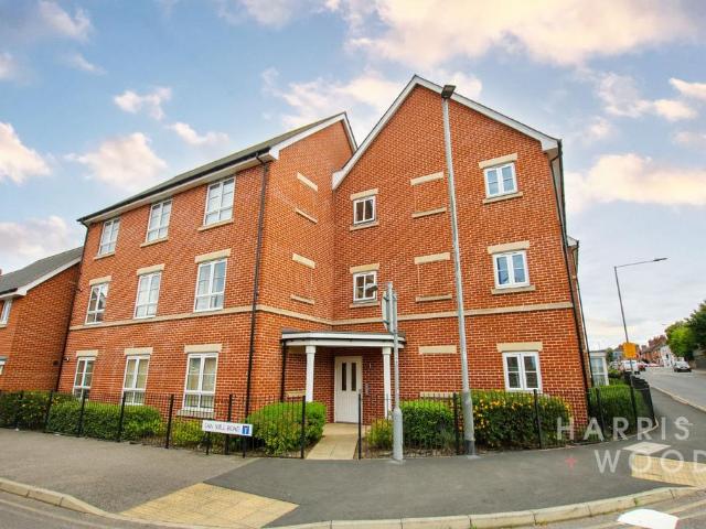 Flat for sale in Hythe, Fordham Heath