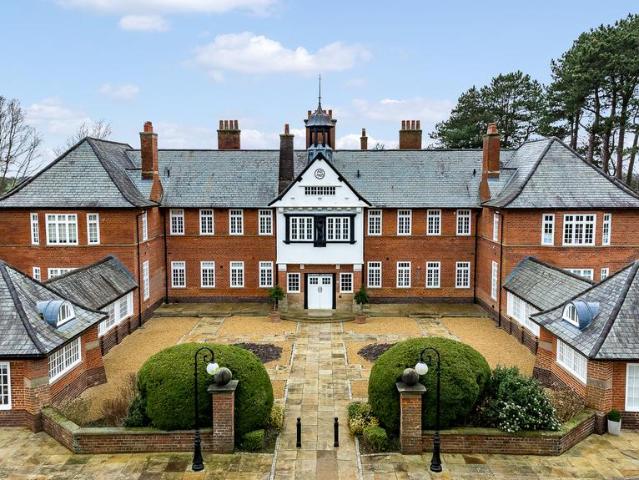 Flat for sale in Great Warford