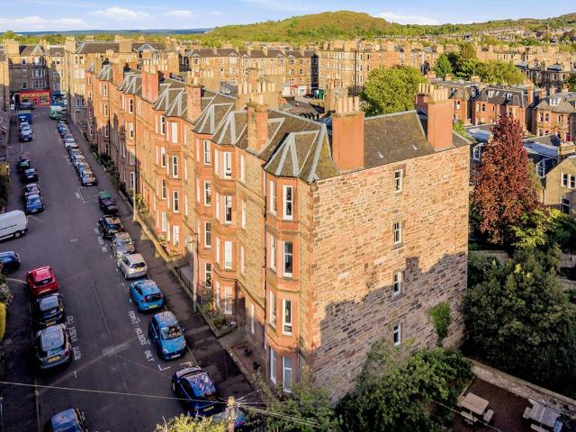 Flat for sale in Morningside, Scotland