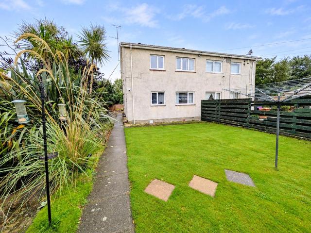 Flat for sale in Ardrossan, Scotland