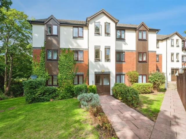 Flat for sale in Shirley, City Of Southampton