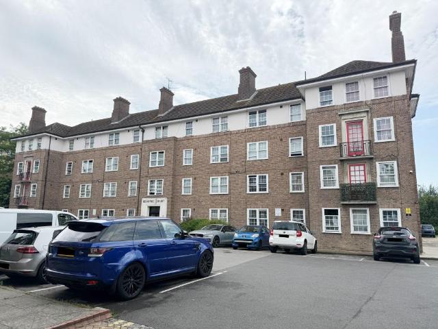 Flat for sale in New Town, Horsham