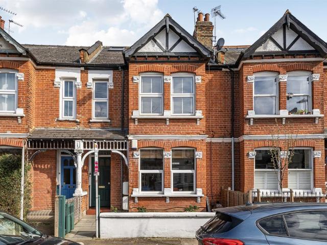 Flat for sale in London Borough of Ealing, Hanwell