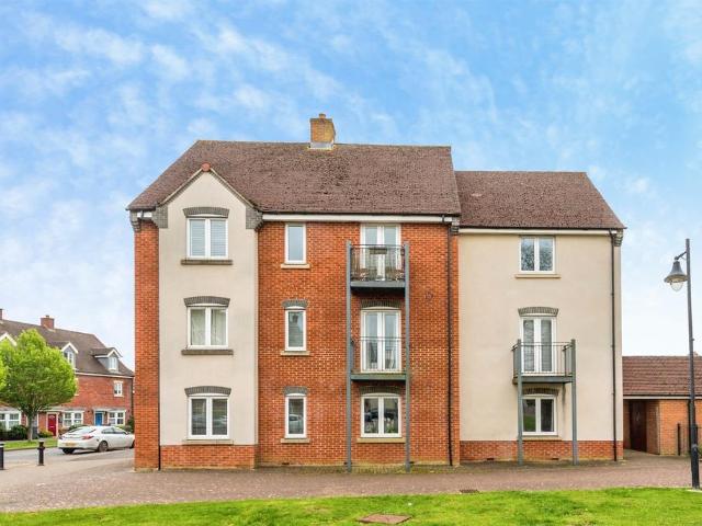 Flat for sale in Haydon End, Abbey Mead