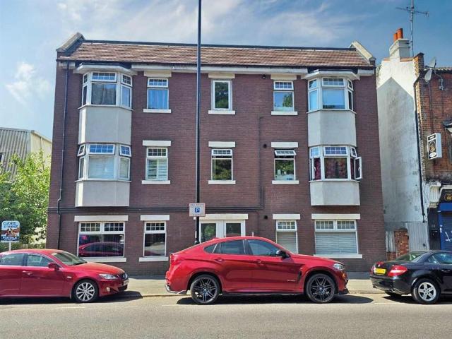 Flat for sale in London Borough of Croydon, Greater London