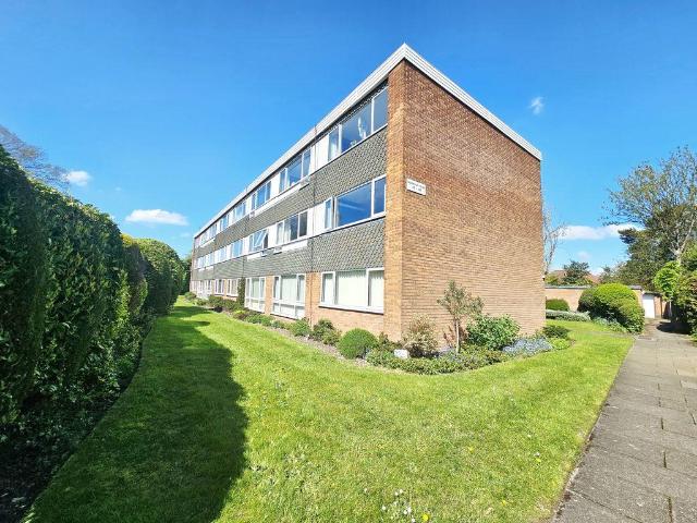 Flat for sale in Sutton Coldfield, West Midlands