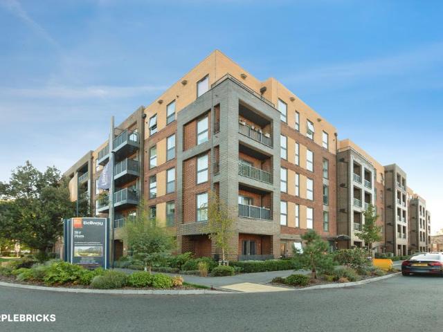 Flat for sale in Sky Plaza, Rushmoor