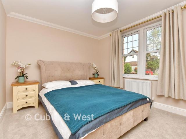 Flat for sale in Pachesham Park, Surrey