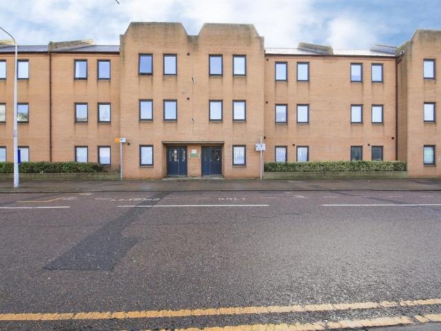 Flat for sale in Peterborough