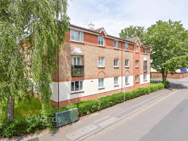 Flat for sale in Midway, Kent