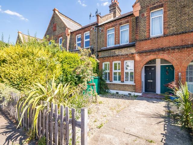 Flat for sale in London Borough of Lewisham, Greater London