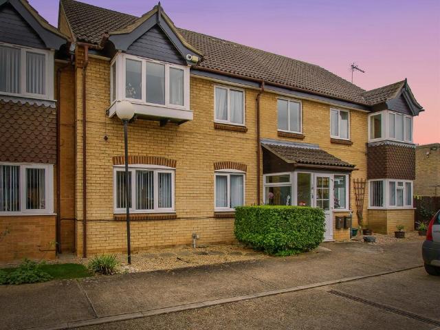 Flat for sale in Peterborough