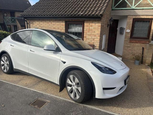 Flat for sale in Laindon, Essex