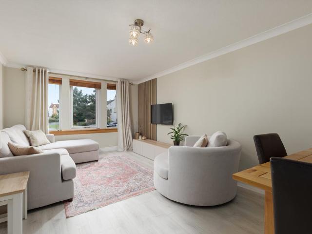 Flat for sale in Dalgety Bay & Hillend, Dalgety Bay