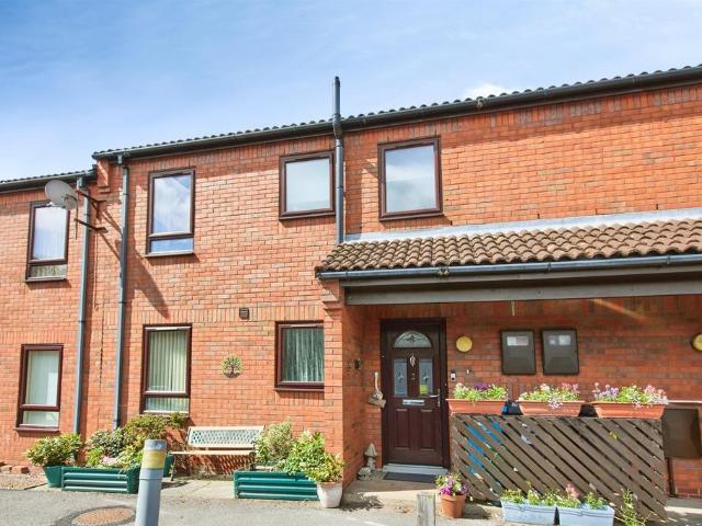 Flat for sale in Sunny Hill, East Midlands