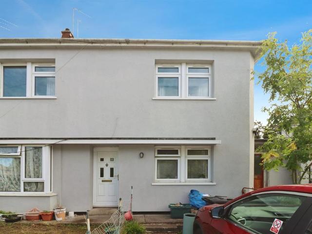 Flat for sale in Horfield, Feckenham