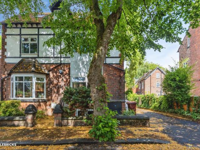 Flat for sale in Georgia, Greater Manchester