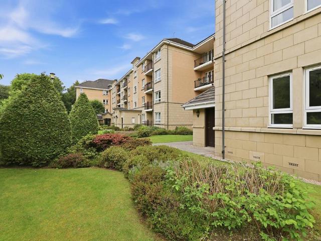 Flat for sale in Maryhill, Scotland