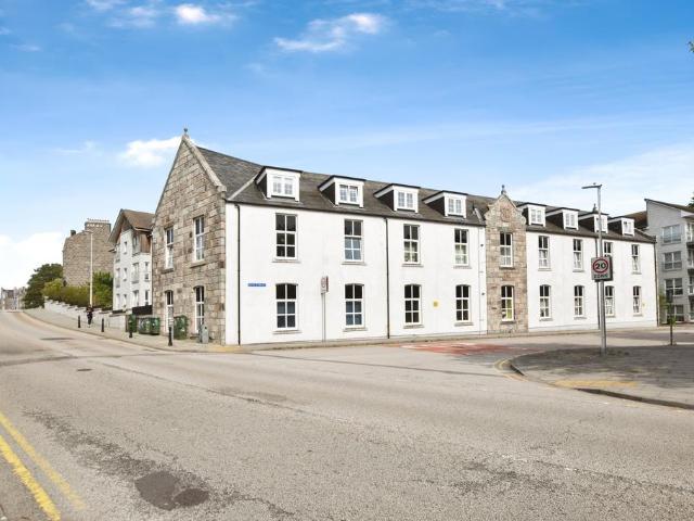 Flat for sale in Ballindoch, Scotland