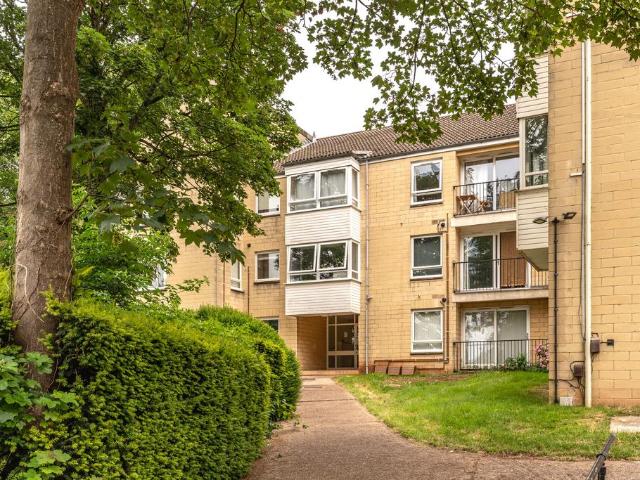 Flat for sale in Kingswood, South Gloucestershire
