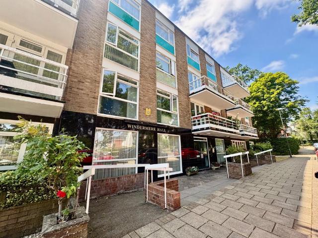 Flat for sale in Greater London