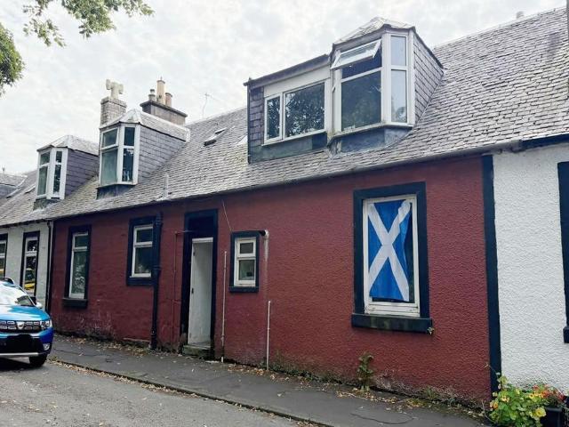 Flat for sale in Newmilns, Scotland