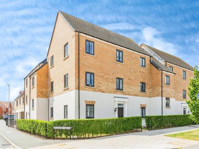 Flat for sale in Priors Hall Park, Weldon