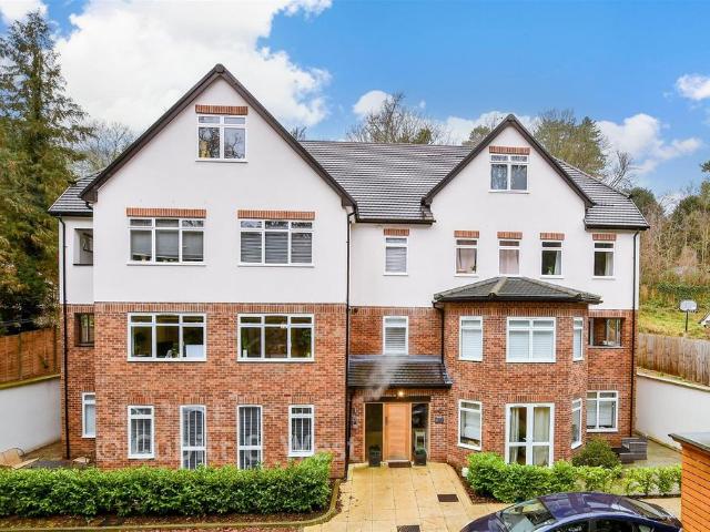 Flat for sale in London Borough of Croydon, Kenley