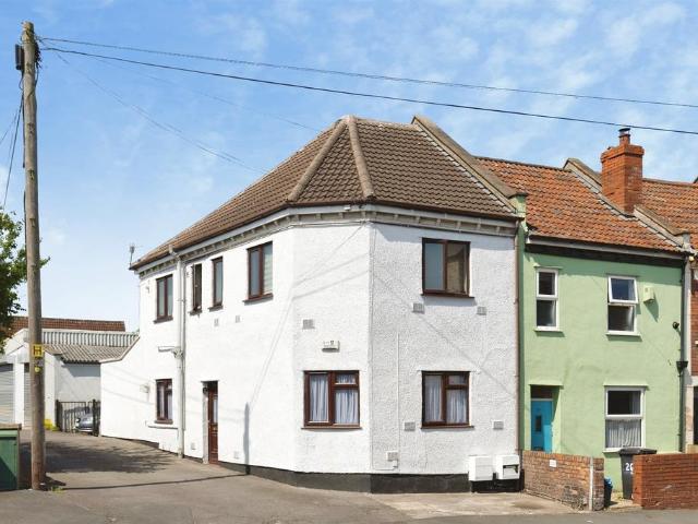 Flat for sale in Feckenham, City Of Bristol