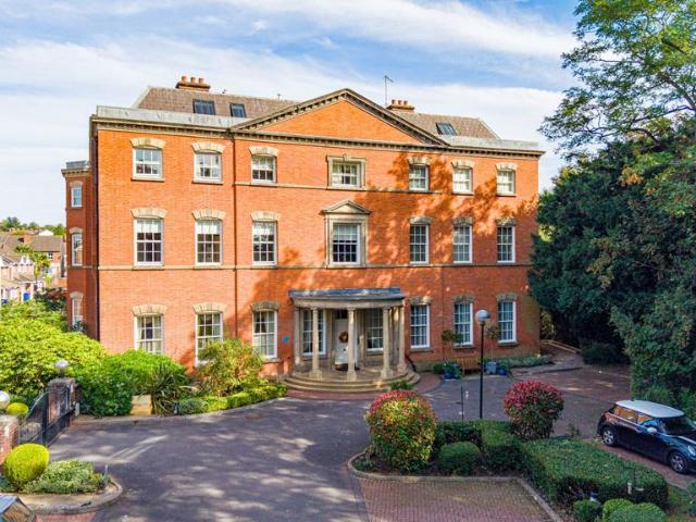 Flat for sale in Audnam, Amblecote