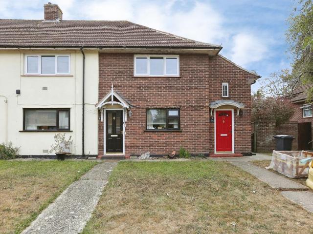 Flat for sale in Rowner, Middlecroft