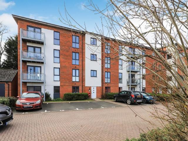 Flat for sale in Oxley, West Midlands
