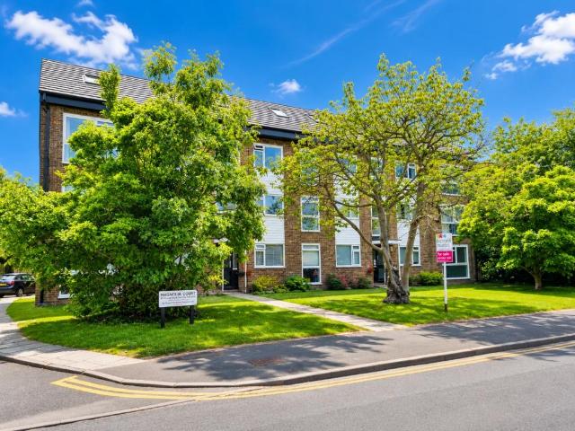 Flat for sale in Greater London