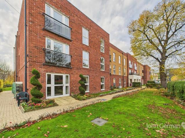 Flat for sale in Beaconside, Baswich