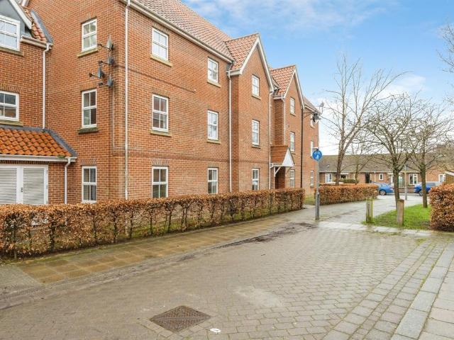 Flat for sale in Heigham Grove, East Bank