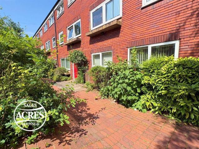 Flat for sale in Sutton Coldfield, West Midlands